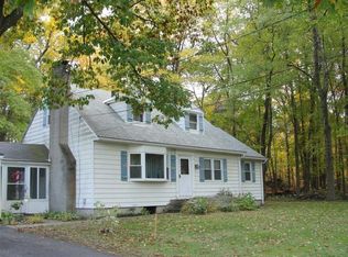 14 Silver Fox Ln, Hyde Park, NY 12538