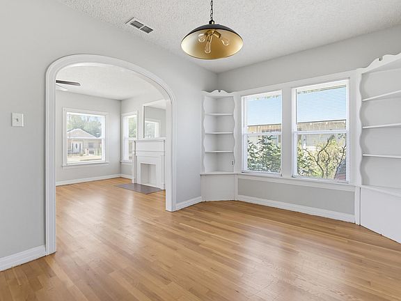 5th image of 889 Beech St