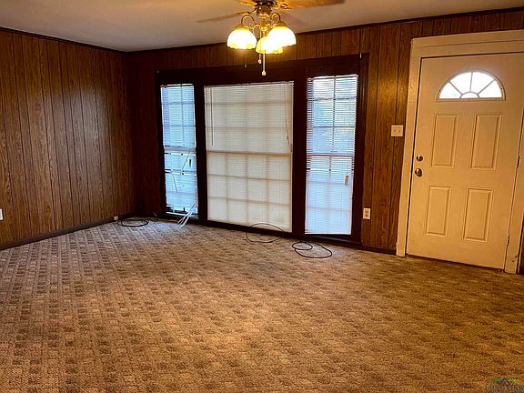 2nd image of 900 E Pinecrest Dr