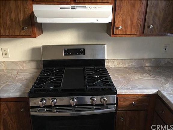 5th image of 33 N Grand Oaks Ave