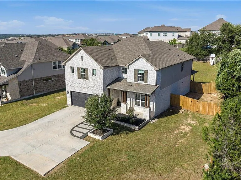 1317 Highwater Dr — Photo 4