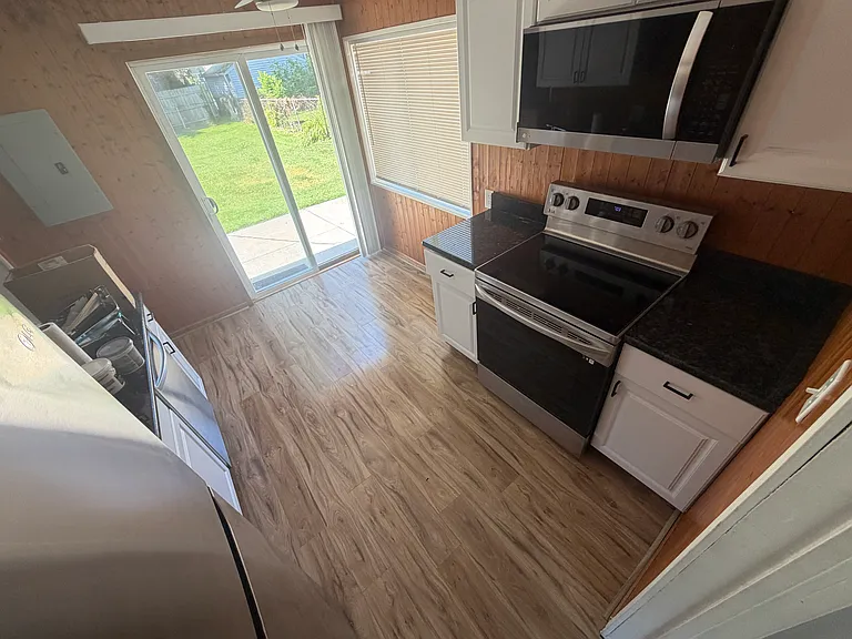 23734 Deziel St — Photo 15