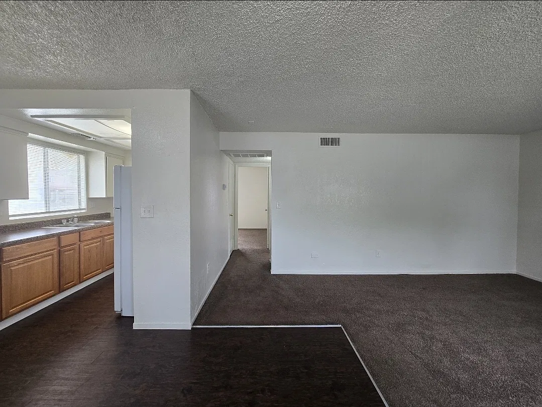 2 bed, 920 sqft, $1,195 — Photo 3