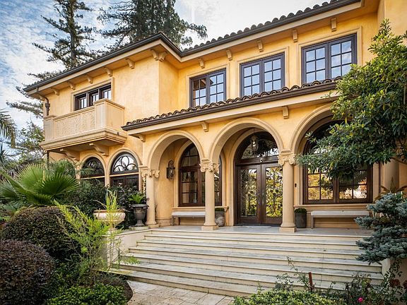 2nd image of 925 Seabury Rd