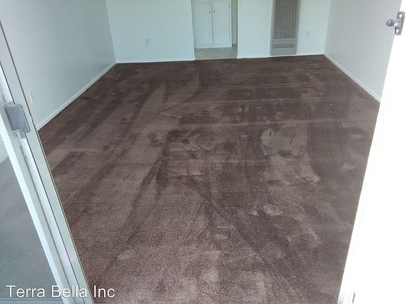 4th image of 920 N Inglewood Ave APT 8