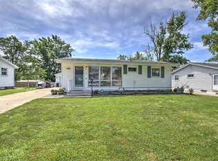 19 Peggy Ann Dr, Decatur, IL 62521
