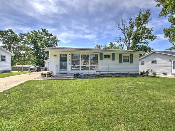 19 Peggy Ann Dr, Decatur, IL 62521