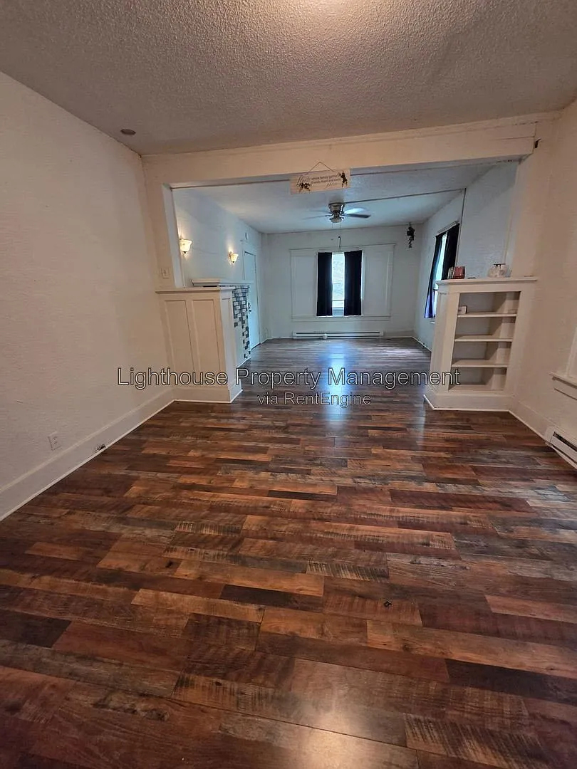 1 bed, 1.0 bath, $925 — Photo 3