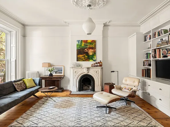 18 Sterling Pl, Brooklyn, NY 11217