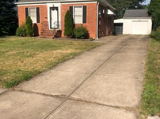 1555 Sheffield Rd, South Euclid, OH 44121