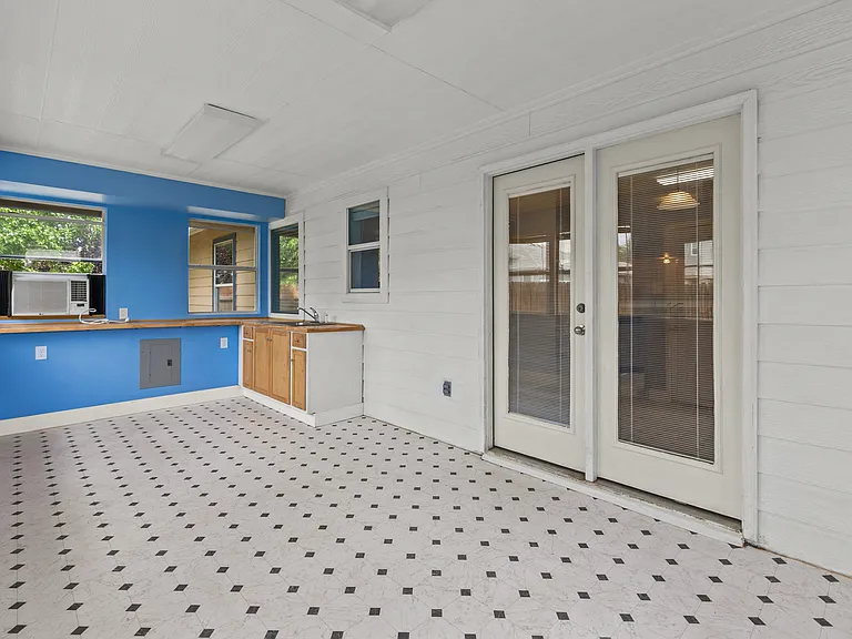 6623 Kirk Ln — Photo 14