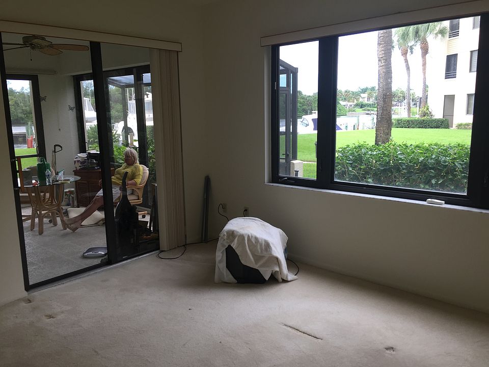 1st image of 917 Oak Harbour Dr