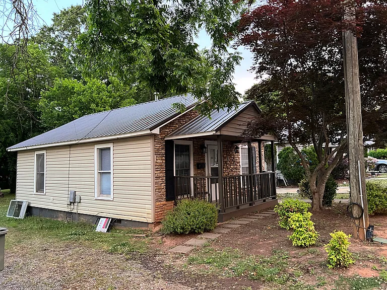 380 Sharpe St — Photo 11