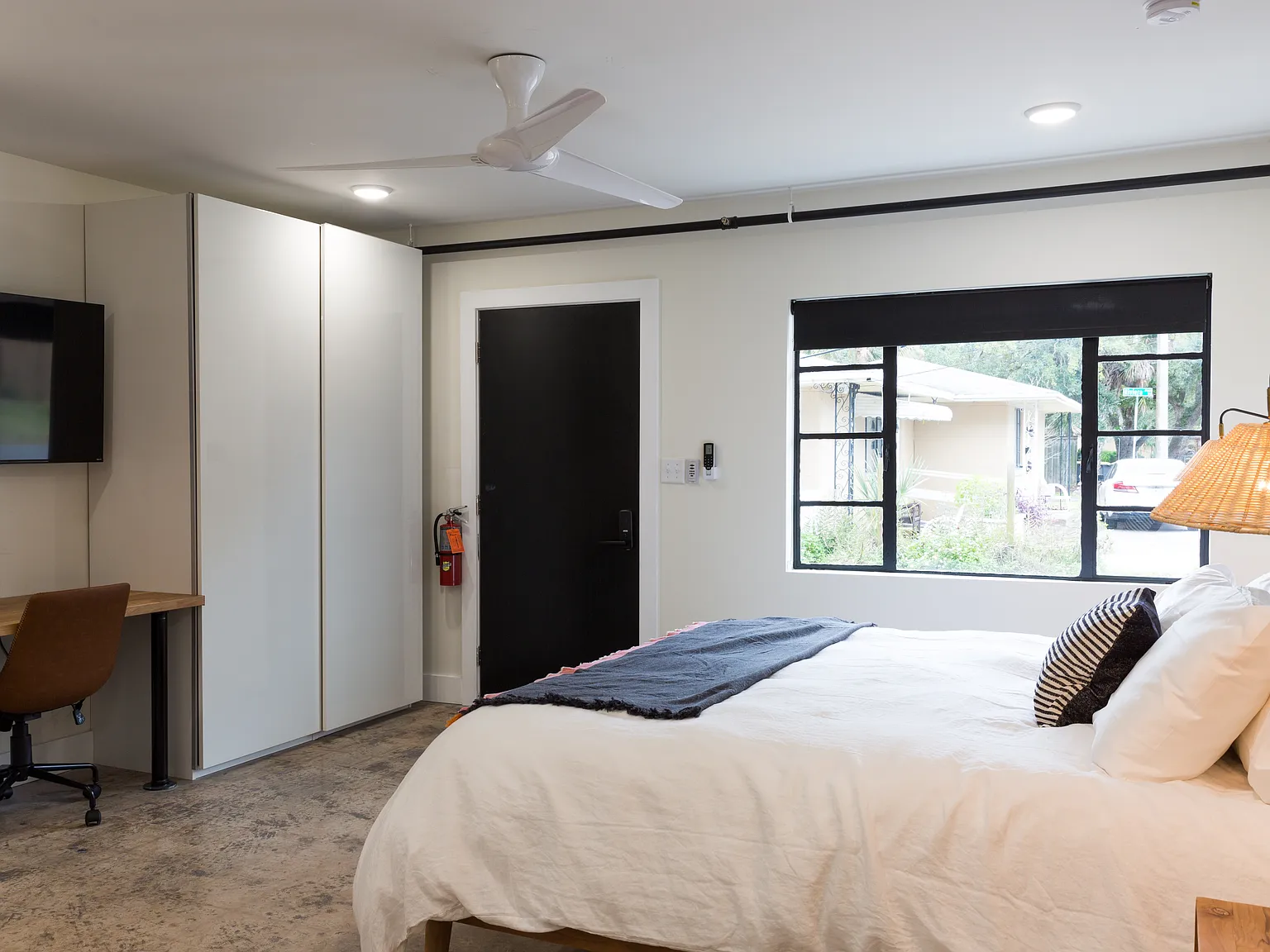Studio, 350 sqft, $1,500 — Photo 4