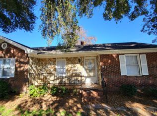 414 W 3rd St, Pembroke, NC 28372