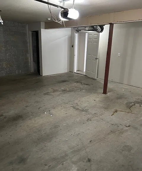 6884 Lexington Dr — Photo 33