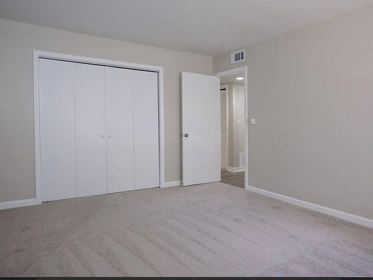 Pineview Apartments — Photo 7