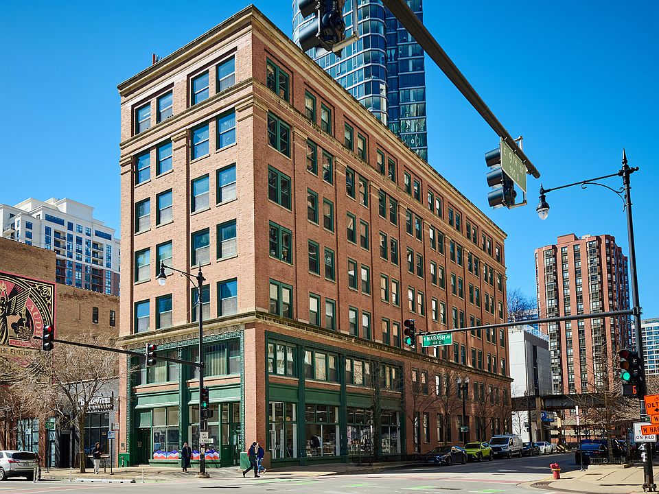 1st image of 900 S Wabash Ave APT 203