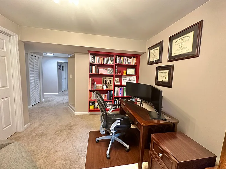 103 Staunton Ct — Photo 19