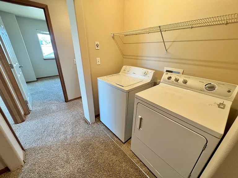 210 W Hailey Ct — Photo 24