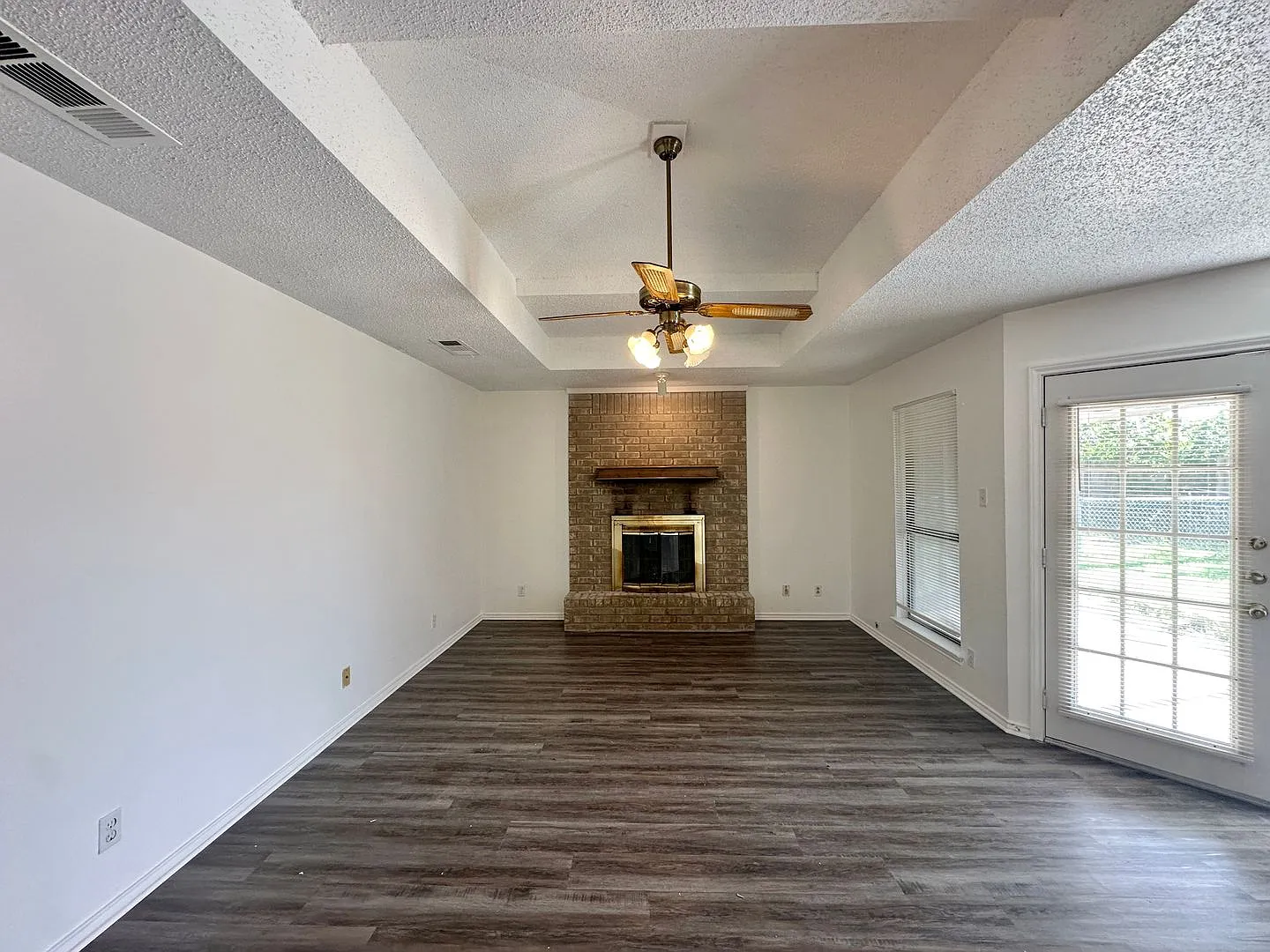 1/2 Off 1st Months Rent! — Photo 3