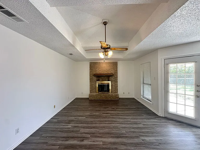 2703 Sidewinder Dr — Photo 3