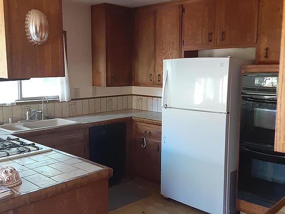 3rd image of 364 Brevard Ave