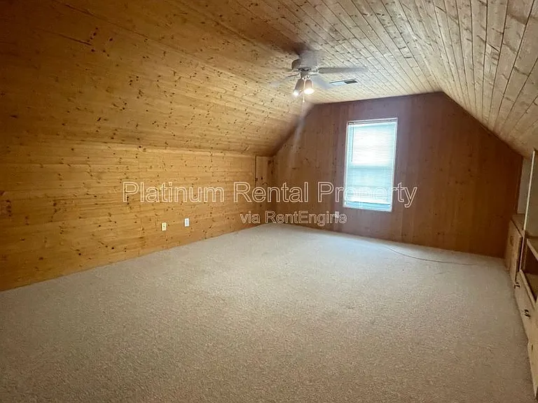475 Ellesmere Way — Photo 38