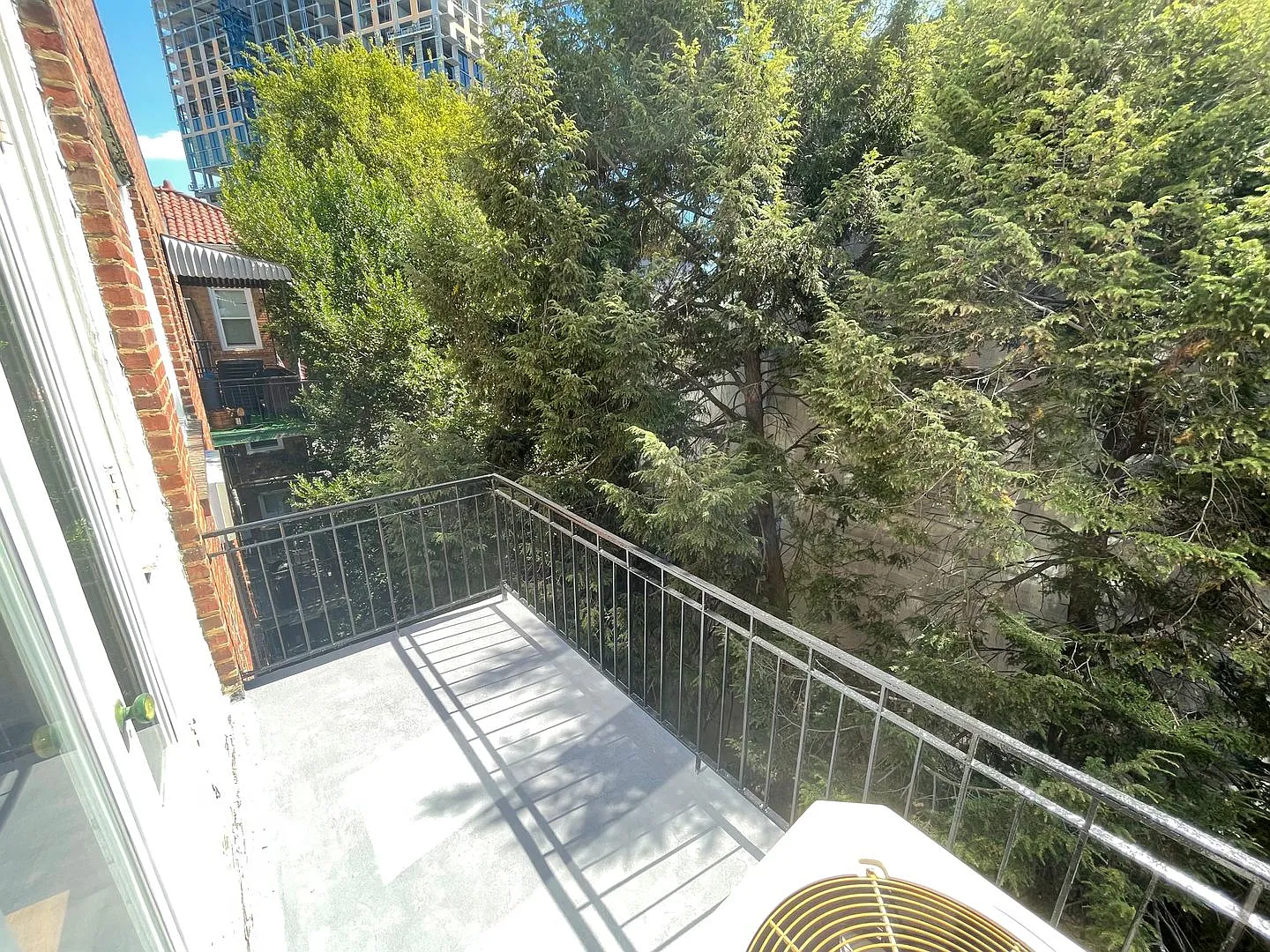 Belvedere House Apartments — Photo 3