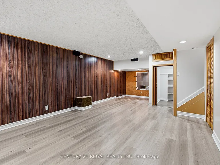 28 Newdawn Cres — Photo 28