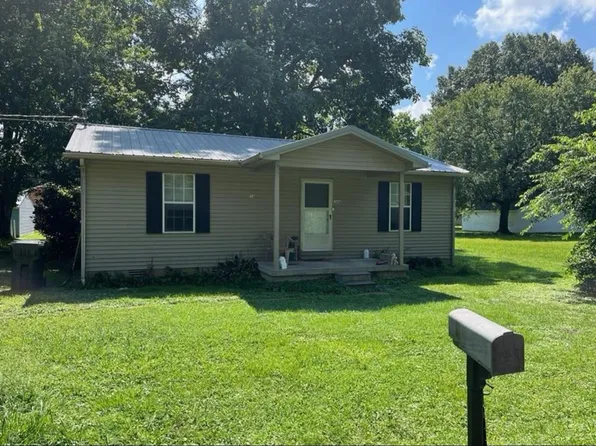 306 N Cherry St, Puryear, TN 38251