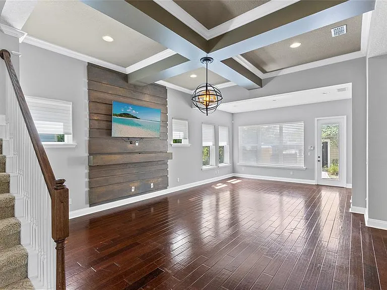 8631 Laureate Blvd — Photo 7