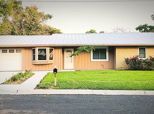706 Melba St, Schulenburg, TX 78956