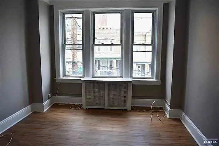 39 64th St #2 — Photo 5