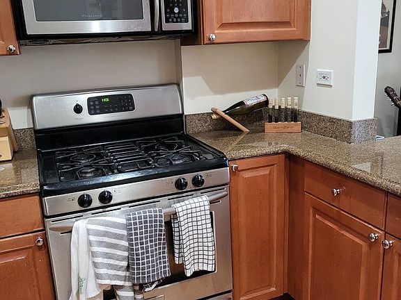 5th image of 837 W Armitage Ave #2