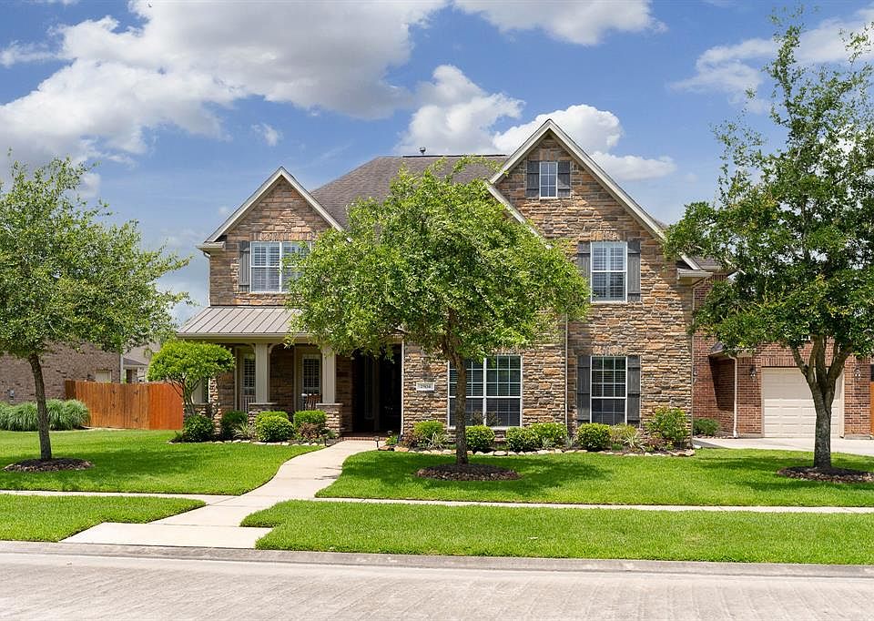 2nd image of 2504 Pebble Lodge Ln
