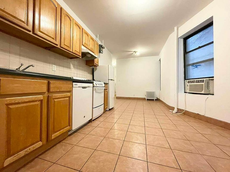 2nd image of 1814 2nd Ave #1A