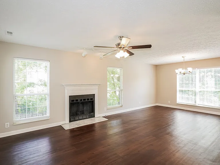 3505 Glenfalls Dr — Photo 4