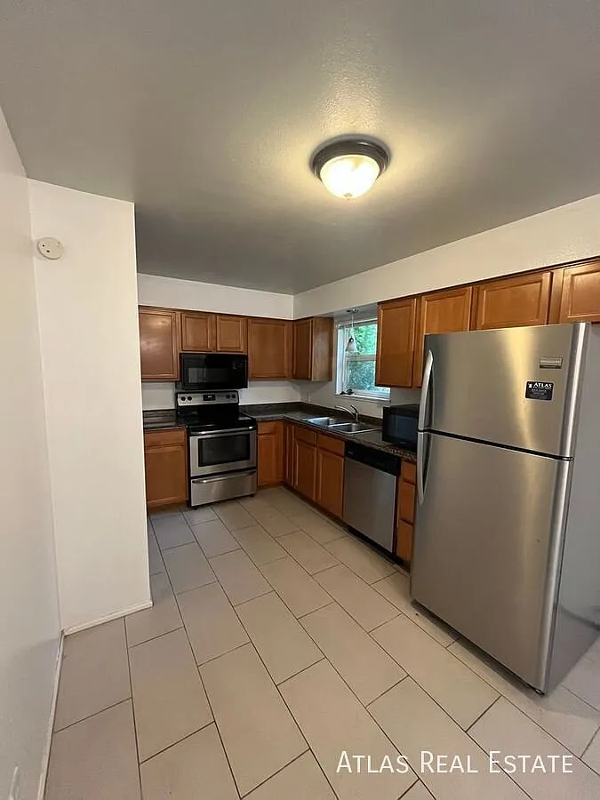 Coming Soon Beautiful 3 Bedroom Home In Se Denver — Photo 3