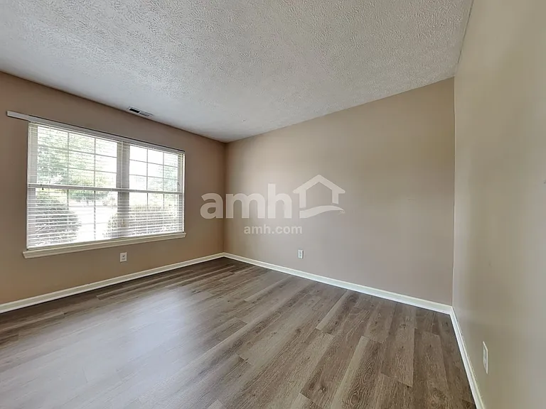 132 Warner Dr — Photo 14