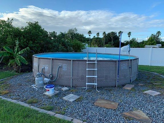 3rd image of 2920 Trevi Ct