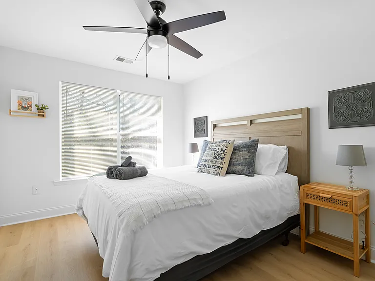 604 Julian St NW — Photo 19