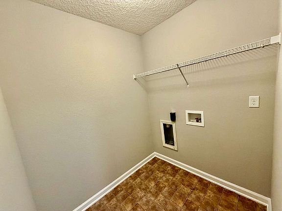 5th image of 11970 Alexandra Dr