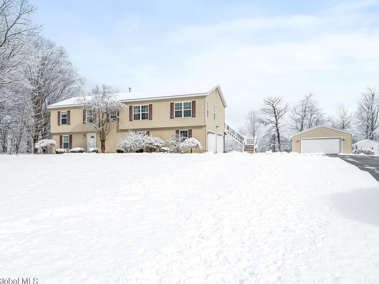 607 Midline Road, Amsterdam, NY 12010 Zillow