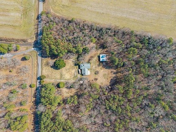 2nd image of 10401 Carriage Rd