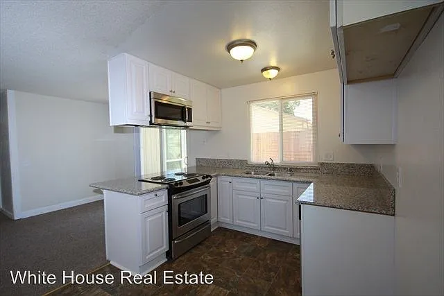 8049 Ramblewood Way photo 1