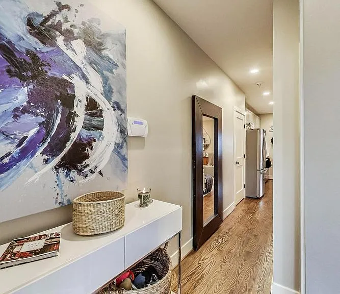 1109 Holbrook Ter NE #2 — Photo 3