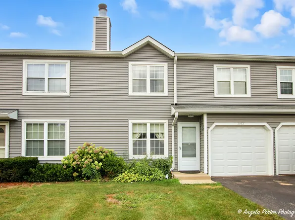 2032 Countryside Ln #2032, Round Lake, IL 60073