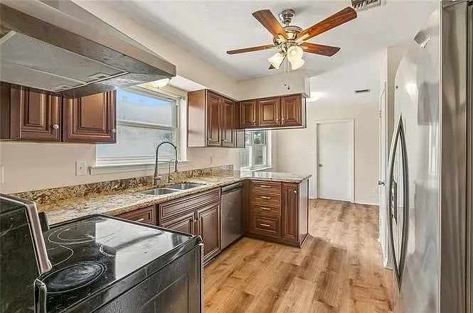 5751 Carlisle Ct — Photo 16