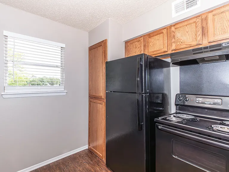 Highland Terrace — Photo 30